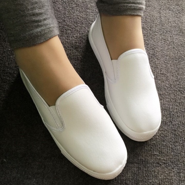 Giày slip on trắng VV15046100 