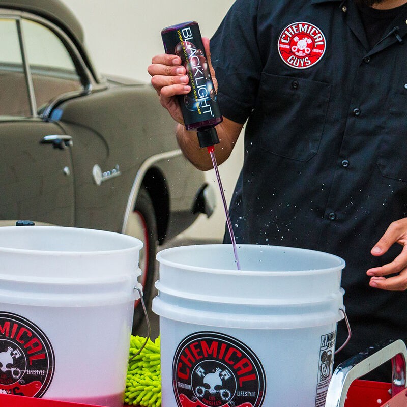 Dung dịch rửa xe cao cấp, bọt nhiều, siêu bóng Chemical Guys Black Light Hydrid Radiant Finish Car Wash Soap - 478ml