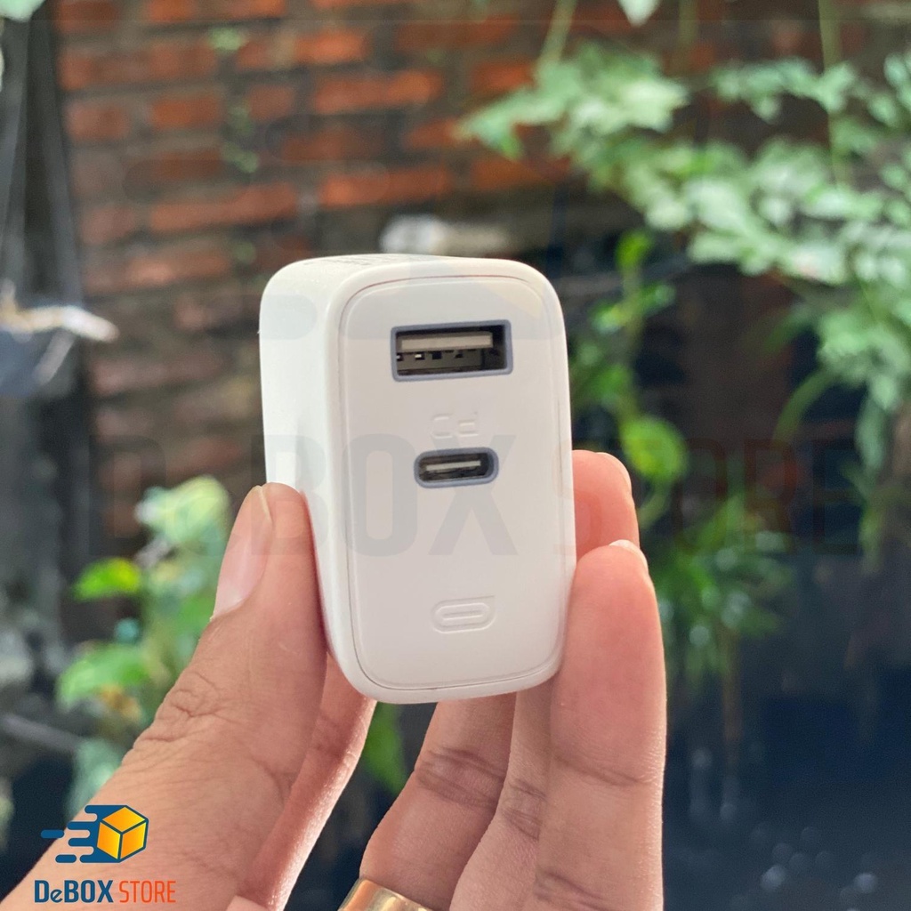Củ Sạc Siêu Nhanh AUKEY 2 Cổng PA-F3S 32W, Cổng Type C Power Delivery 20W, Cổng USB-A 12W - Chính Hãng