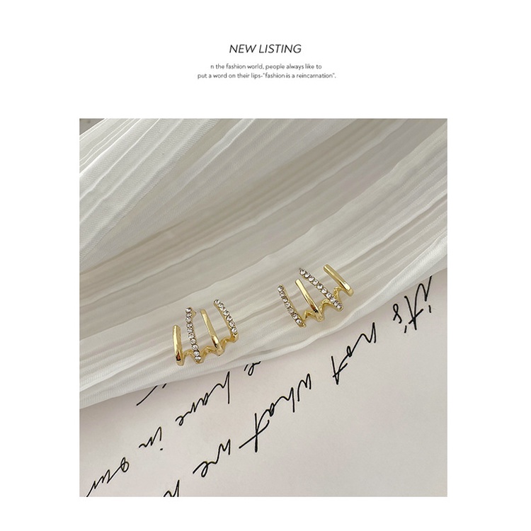 Khuyên Tai Hình Móng Vuốt Nhẹ Nhàng