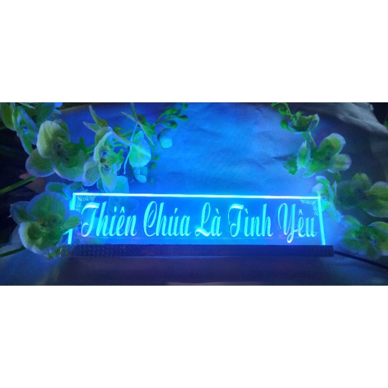 Chữ điện Thiên Chúa Là Tình Yêu : cao 10 cm, dài 40 cm