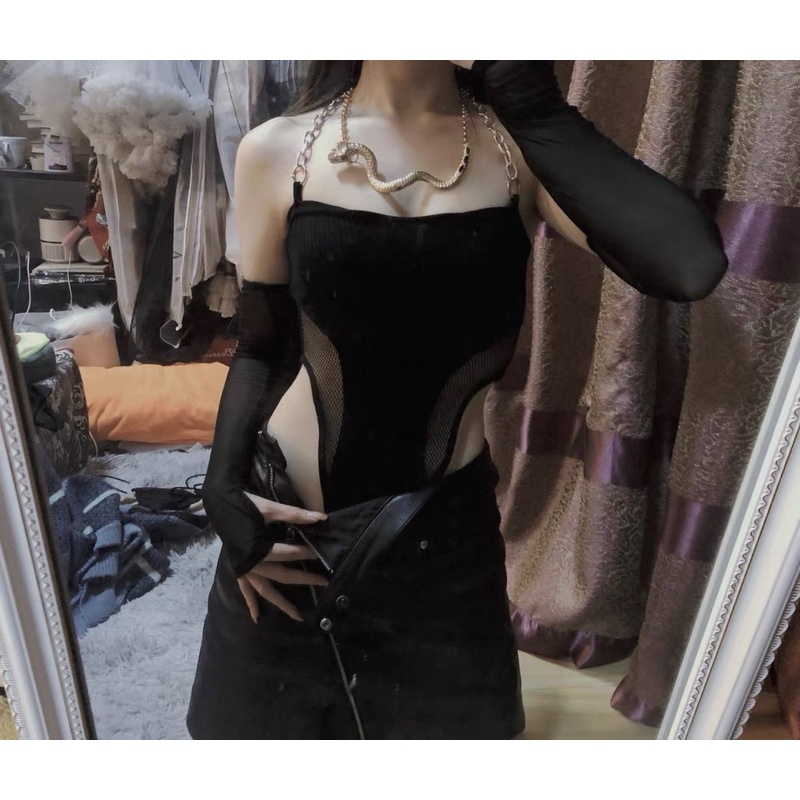 Bodysuit cá tính lưới cổ yếm dây xích