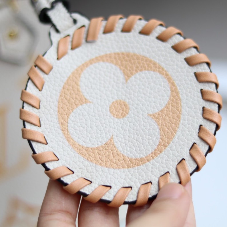 Túi xách QUẢNG CHÂU CAO CÂP Luôn Luôn Vui Tươi kèm móc tròn hot hit