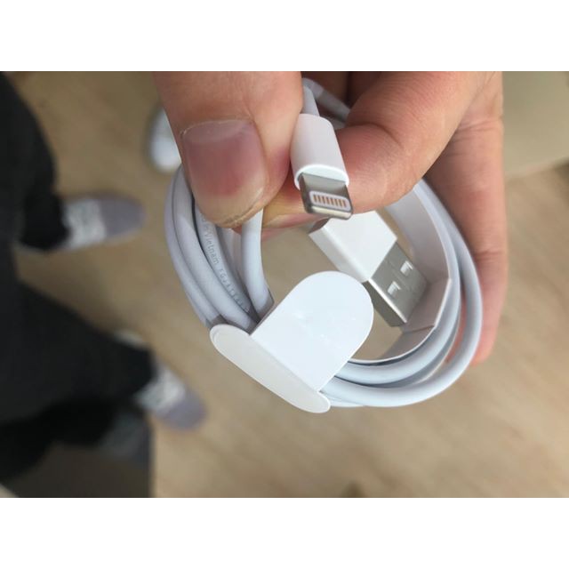 LIGHTNING TO USB CABLE 1 MET (CHÍNH HÃNG)