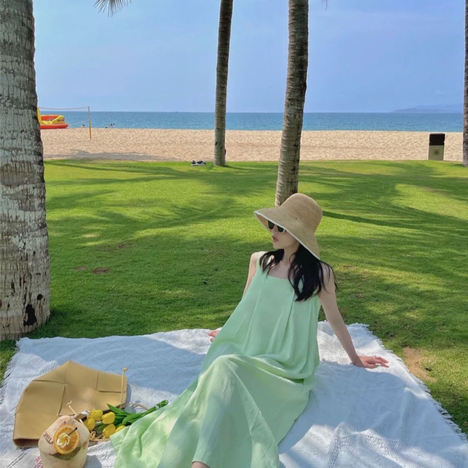 Đầm 2 dây bản to dáng dài, váy bầu bí đi biển màu xanh lạ mắt