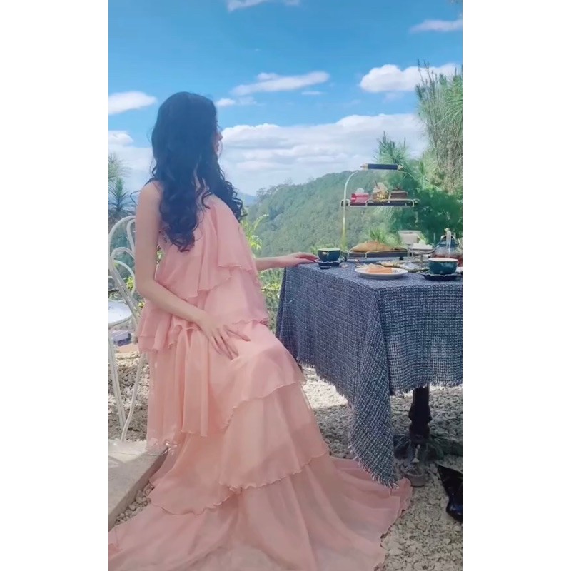 Đầm maxi voan xếp tầng cổ yếm xích | BigBuy360 - bigbuy360.vn