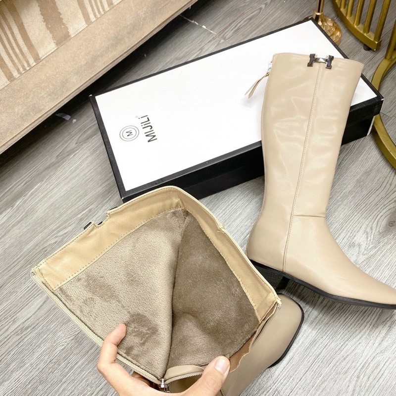 Boot đùi da mềm mũi tròn khuy chữ H