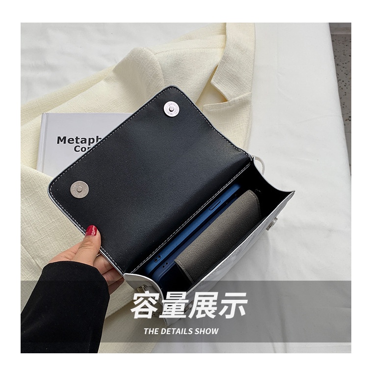 Túi Đeo JASMIN NOIR Chéo Nắp Gập In Họa Tiết Bướm Phối Dây Xích Thời Trang Cho Nữ