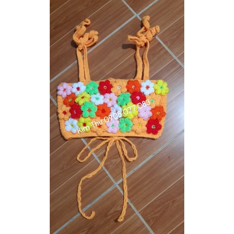 Áo đính hoa móc len