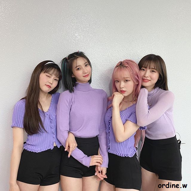 Sẵn_áo len hở bụng BLACKPINK Jennie Lisa, GFRIEND SinB, KARD Somin, LOVELYZ Sujeong, OH MY GIRL Hyojung Seunghee, Sakura | WebRaoVat - webraovat.net.vn