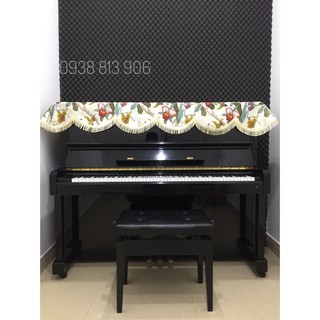 Khăn phủ đàn piano màu trắng thêu lá nhiều màu