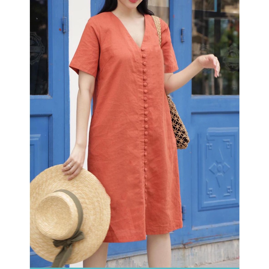 Đầm linen khuy bọc cổ v