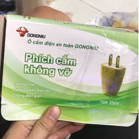 Phích Cắm Điện GongNiu Chống cháy Chống Va Đập Chịu tải 10A Chân Dẹt Chịu nhiệt Bằng Đồng