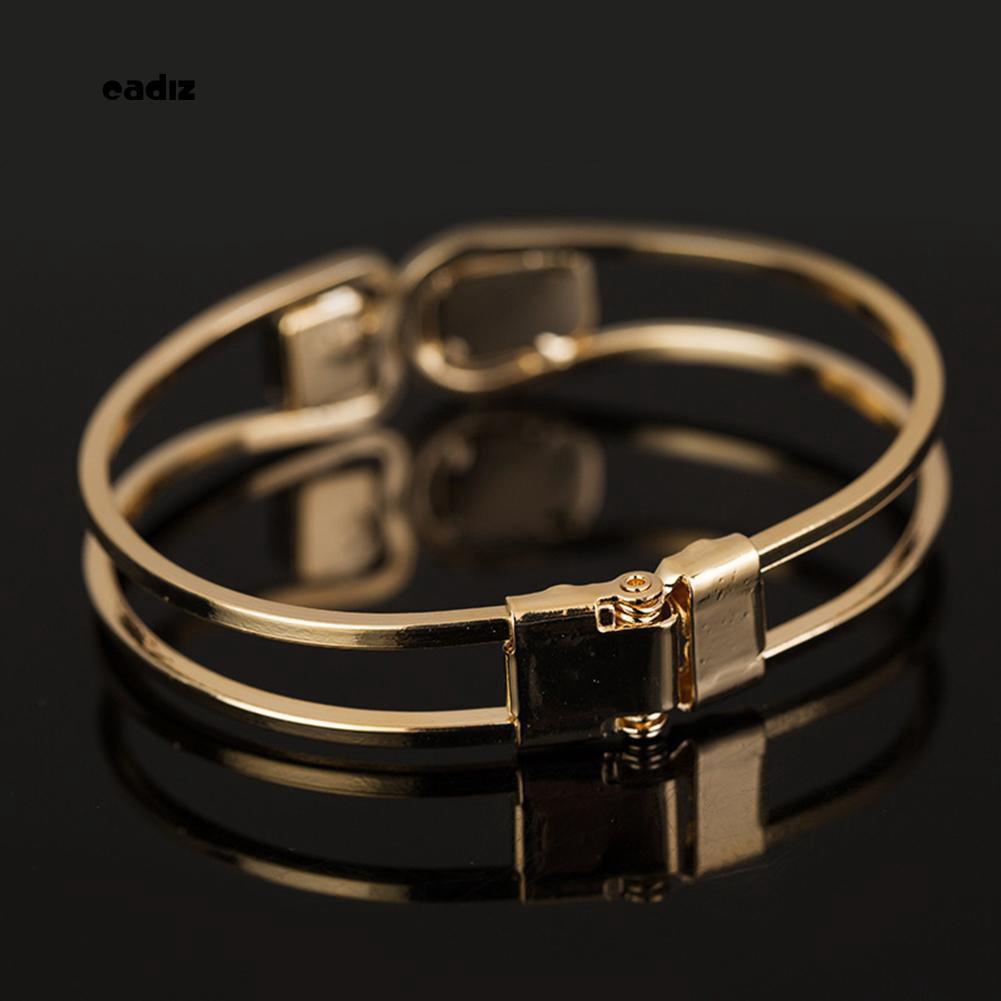 Vòng tay nữ mạ vàng đính đá sang trọng