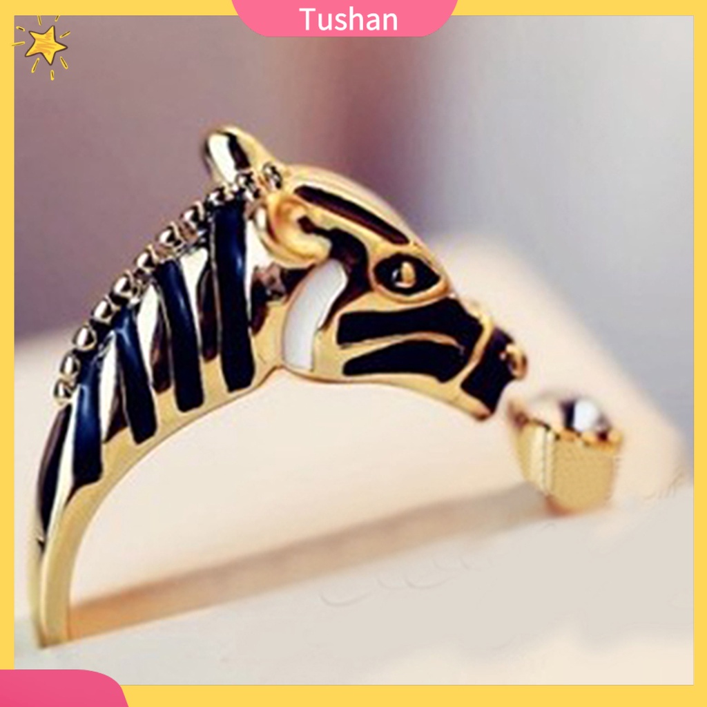Nhẫn hở hình đầu ngựa đính đá độc đáo