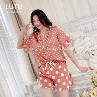 Bộ ngủ lụa chấm bi tay cộc quần đùi