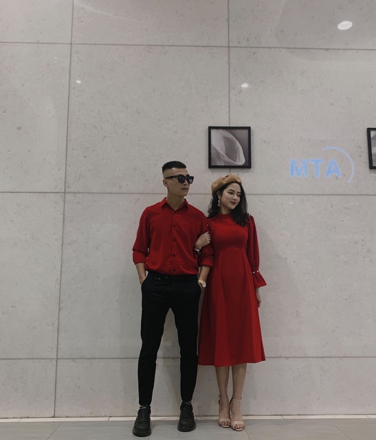 Đồng phục gia đình lịch sự - đồ gia đình màu đỏ - áo gia đình mặc Tết - váy áo gia đình màu đỏ nổi bật