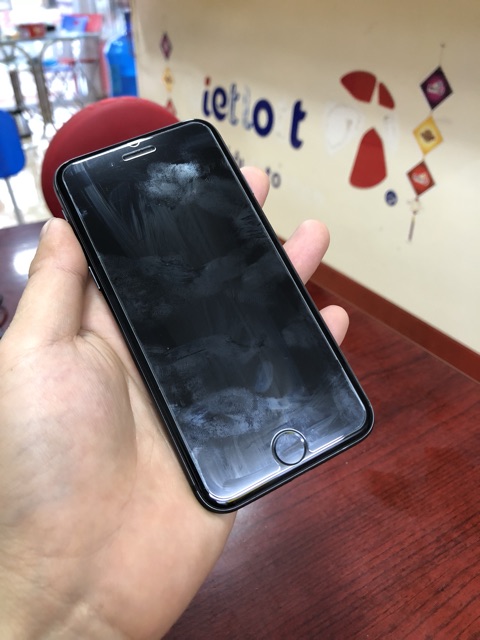 Điện thoại iPhone 8 64gb Quốc tế " máy cũ " màu đen