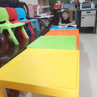 bộ bàn ghế cho bé (gồm 1 bàn và 2 ghế)