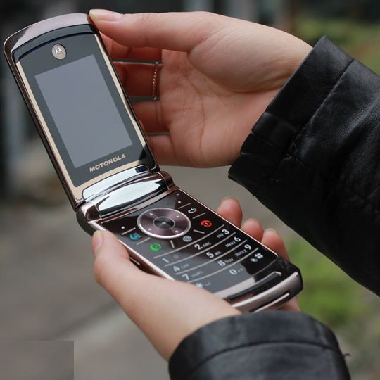 Điện thoại Motorola v9 nắp gập tồn kho mới 99%
