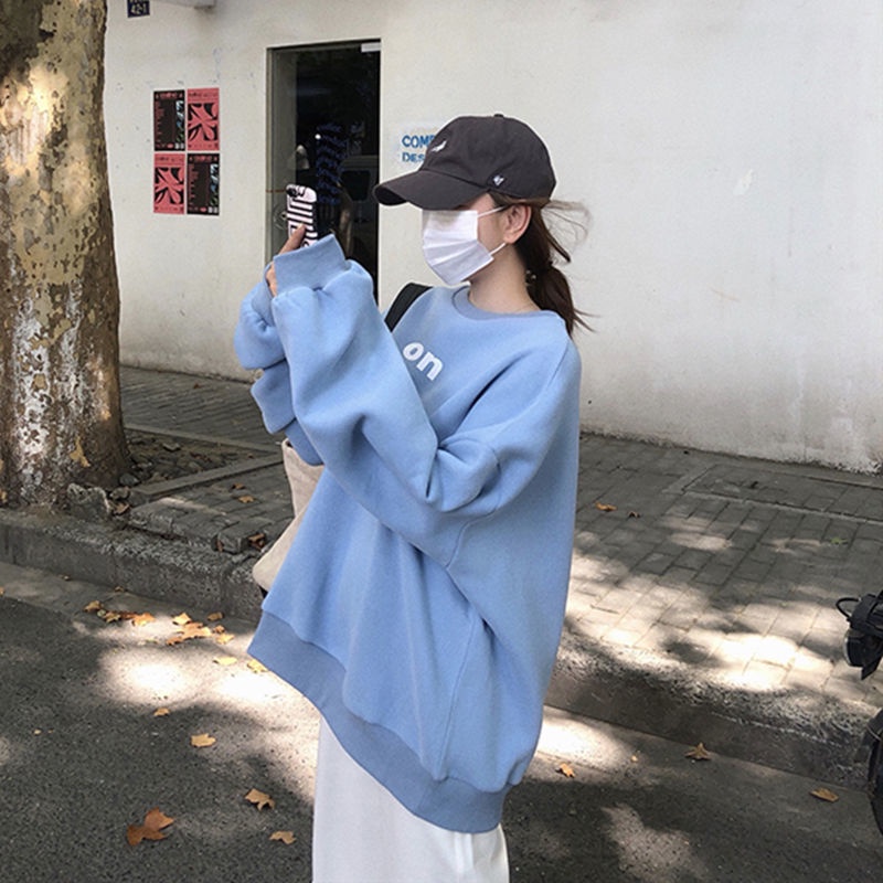 [Spot] Áo sweater chui đầu cổ tròn dáng rộng màu xanh sữa in chữ phong cách Hàn Quốc