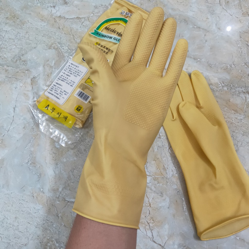 Một đôi Găng tay chất liệu cao su chống nước dùng Rửa chén hoặc Giặt quần áo Rửa xe màu vàng dài 28cm