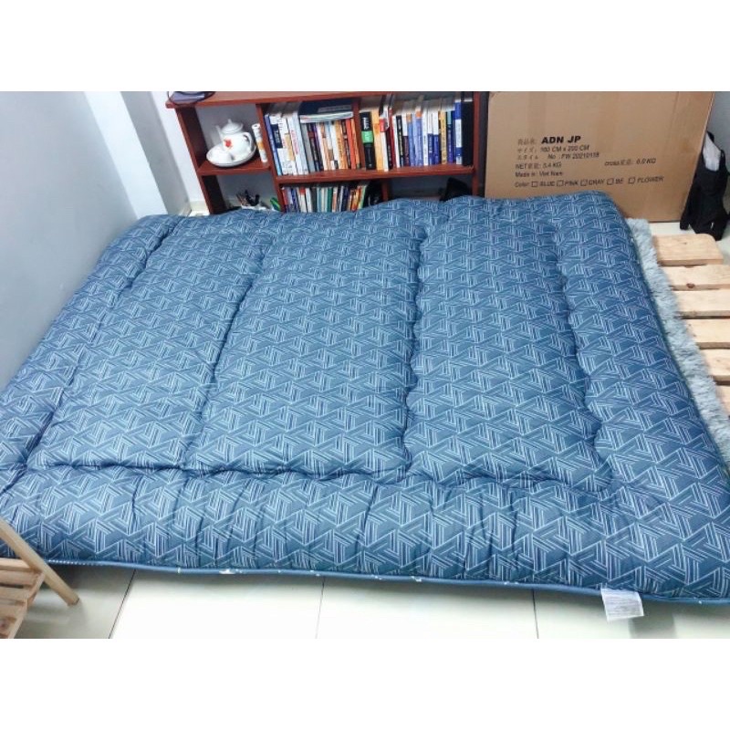 Nệm hoặc topper màu xám .màu xanh 7cm