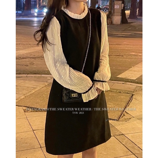 ĐẦM SUÔNG ĐEN TAY PHỐI TRẮNG CỔ BÈO TRẮNG