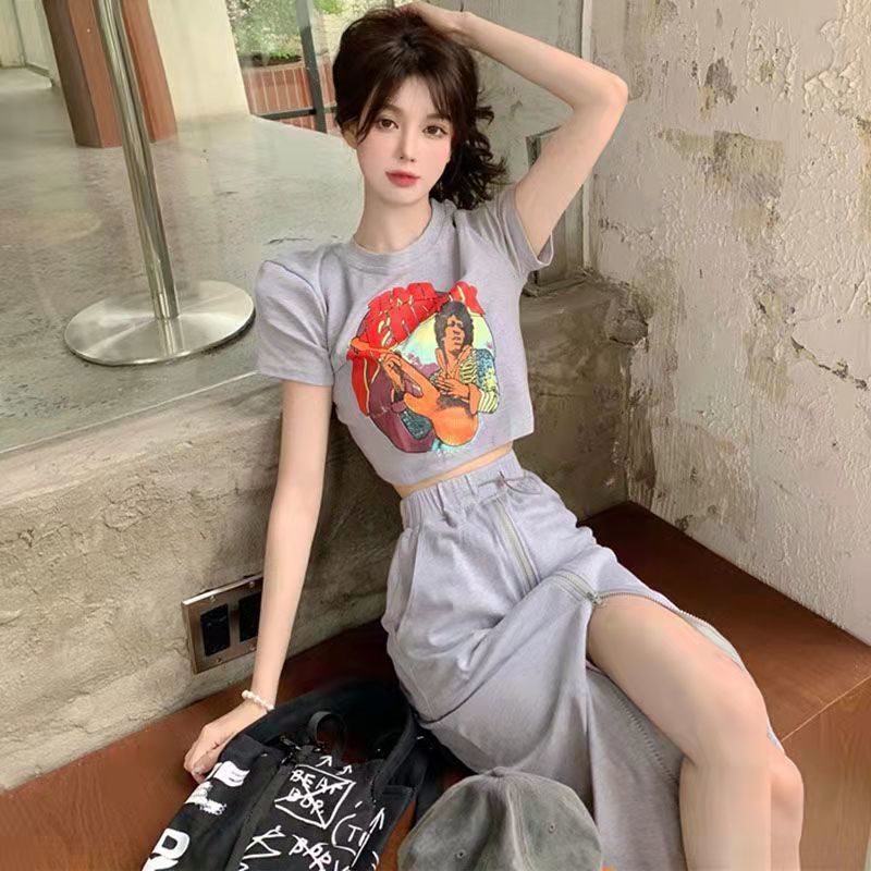 COZOK Set Áo Thun In Chữ + Chân Váy Xẻ Tà Lưng Cao Thời Trang Trẻ Trung Cho Nữ