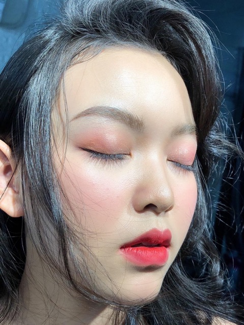 Phấn bắt sáng Catrice High Glow