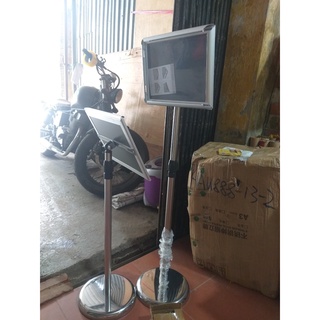Bảng chi dẫn inox, Giá để menu đứng