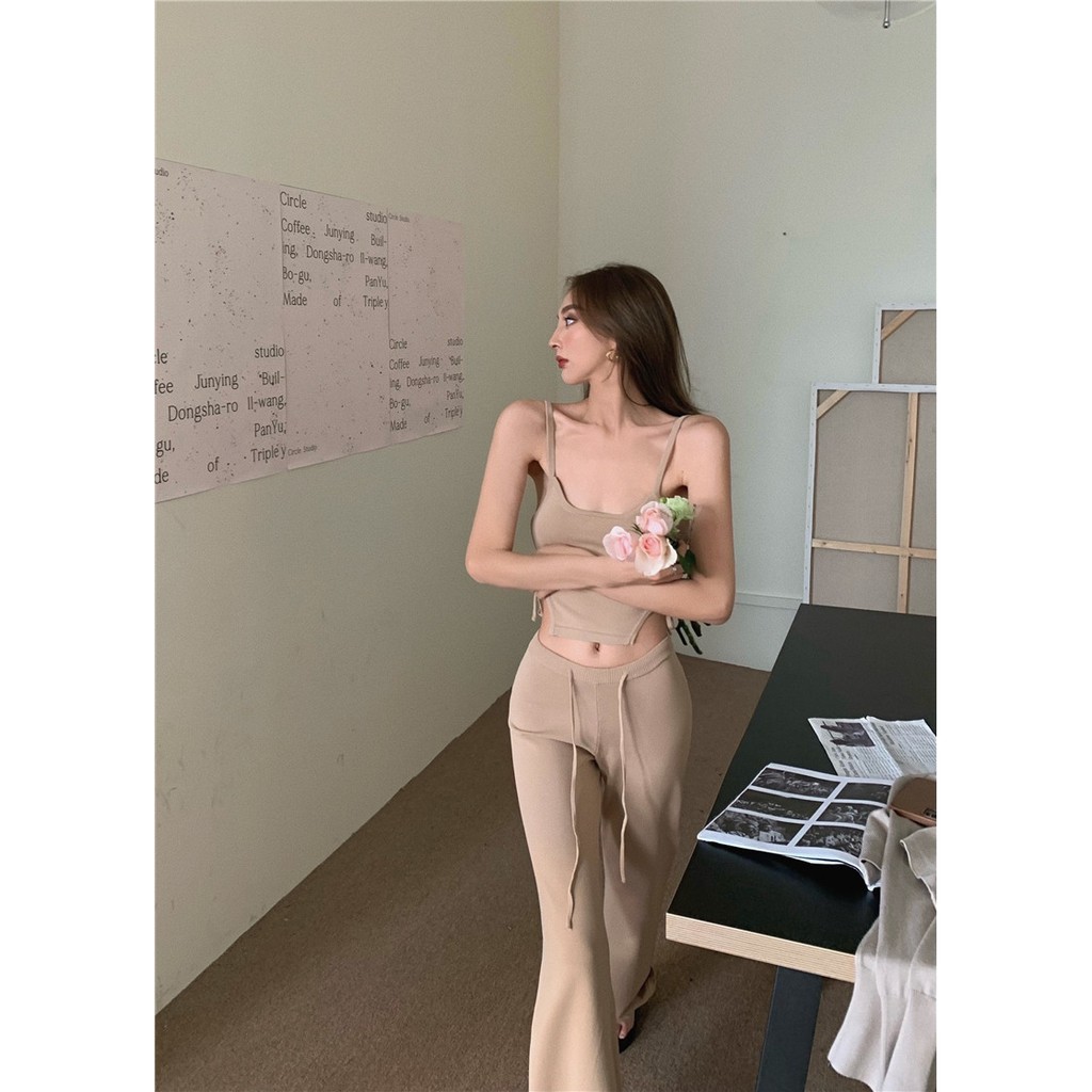 Set Áo Croptop Hai Dây Và Quần Ống Loe Thời TRang Dành Cho Nữ