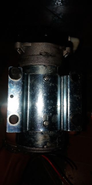 Bơm cao áp máy lọc nước cũ sử dụng điện 24v hàng đẹp 80%