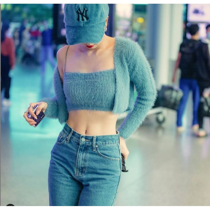 Set áo croptop kèm khoác len Áo len 2 dây len lông thỏ