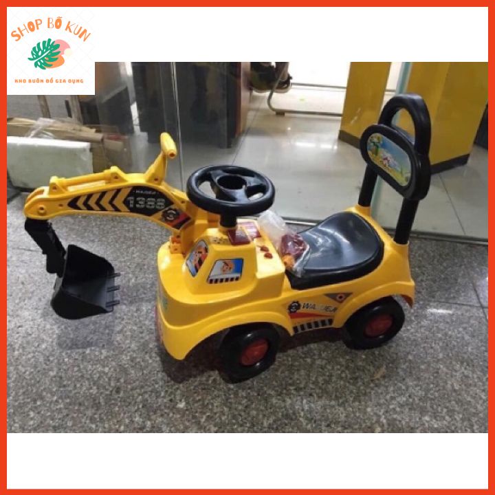 XE CẨU CHÒI CHÂN CÓ CÒI VÀ CỐP ĐỂ ĐỒ CHẤT LIỆU NHỰA SIÊU BỀN.