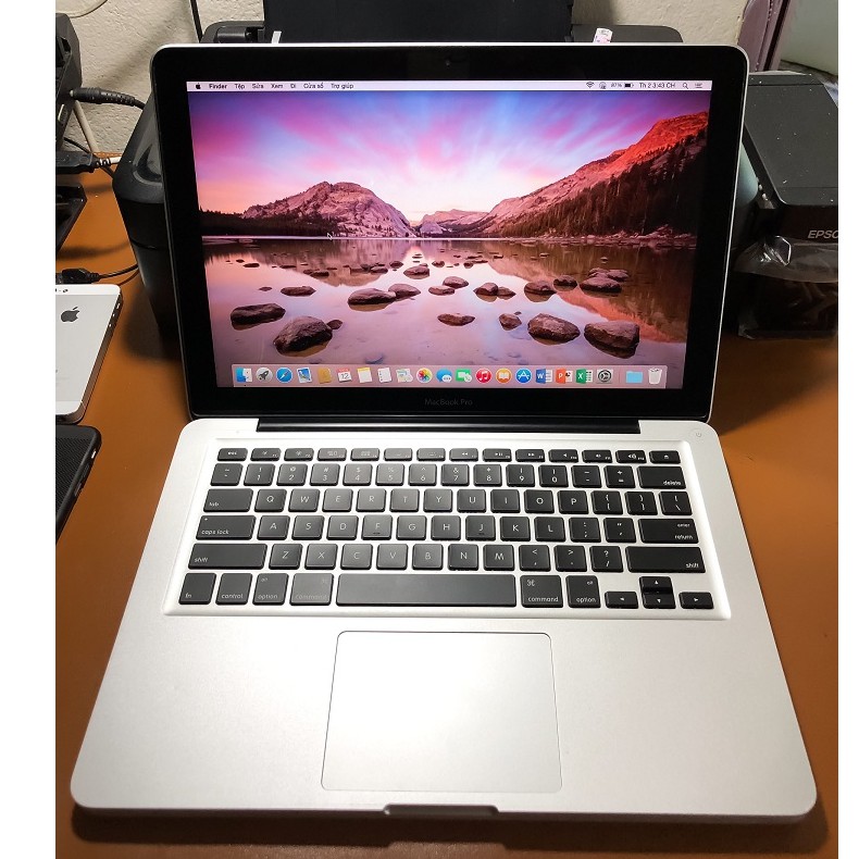 Macbook Pro MC374 mid 2010 8Gb Ram, SSD 128Gb , bàn phím led sáng cực sang trọng(Tặng kèm tất cả phụ kiện) .