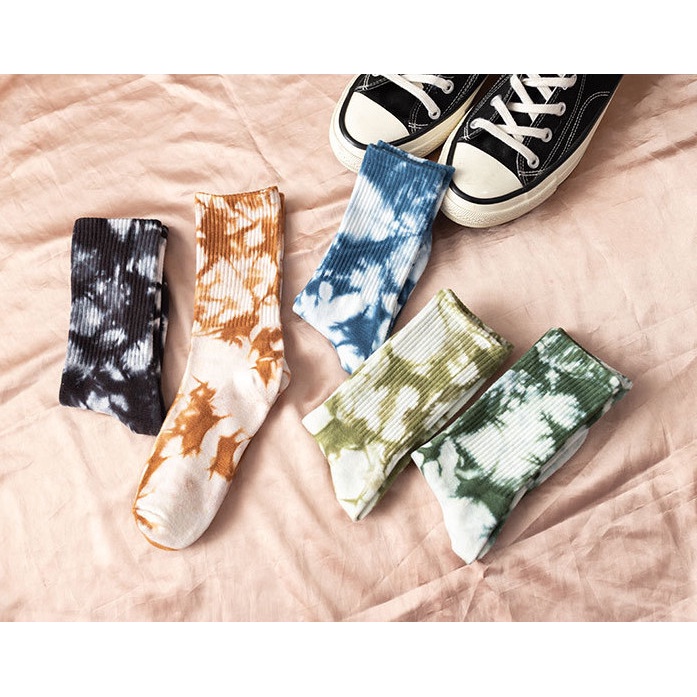 Vớ cao cổ phong cách đường phố Âu Mỹ trẻ trung và năng động dành cho cả Nam và Nữ.