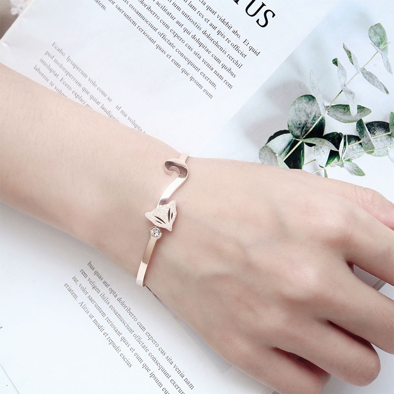 Vòng tay lắc tay nữ titan hồ ly phun cát H11-404 - CAM KẾT KHÔNG GỈ, KHÔNG BAY MÀU - BẢO HÀNH 12 THÁNG