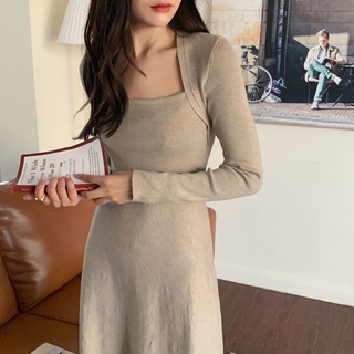 Đầm Dệt Kim Tay Dài Cổ Vuông Hở Xương Quai Xanh Phong Cách Hepburn Hàn Quốc Sang Trọng Mùa Thu