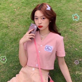 Áo croptop nút cổ V thêu logo