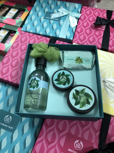 Bộ sản phẩm Giftset The body shop Moringa, British rose, Fuji green tea (5 món)