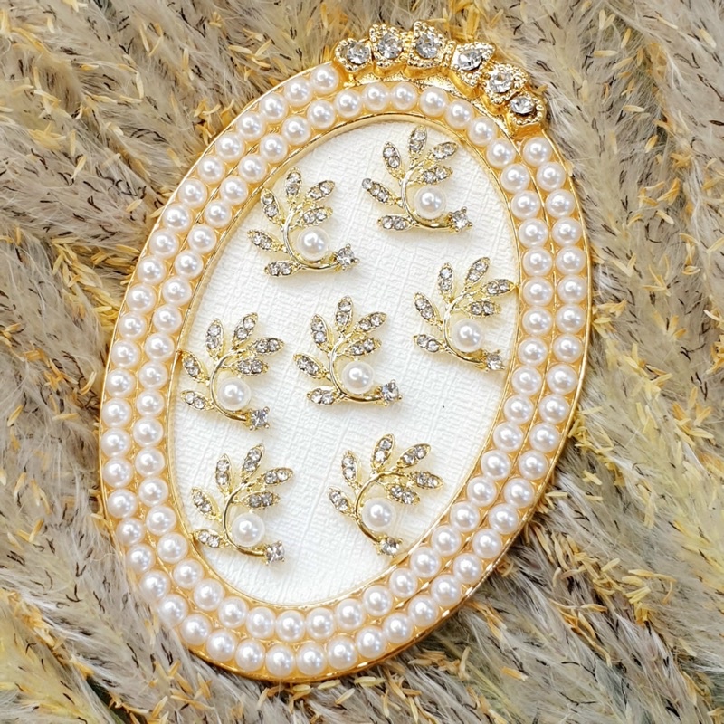 Charm trang trí gắn móng tay