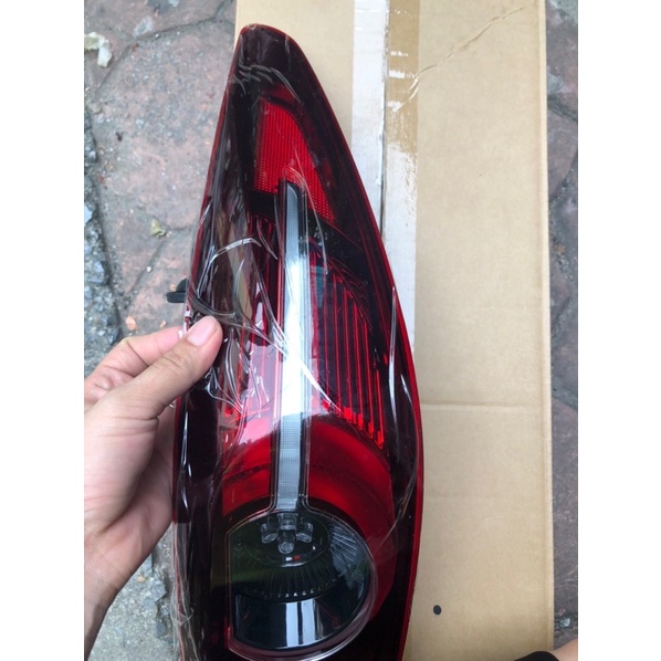 Đèn hậu miếng ngoài trái  Mazda 3 2019-2023 led dài