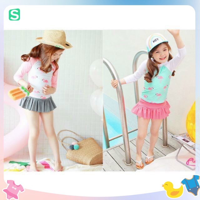 Đồ bơi dài tay bé gái hình hồng hạc dễ thương.