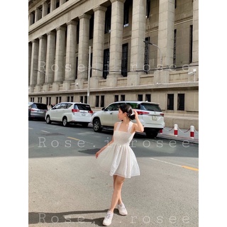 Đầm hở lưng cột nơ