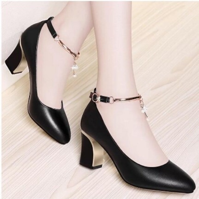 Giày cao gót sang chảnh