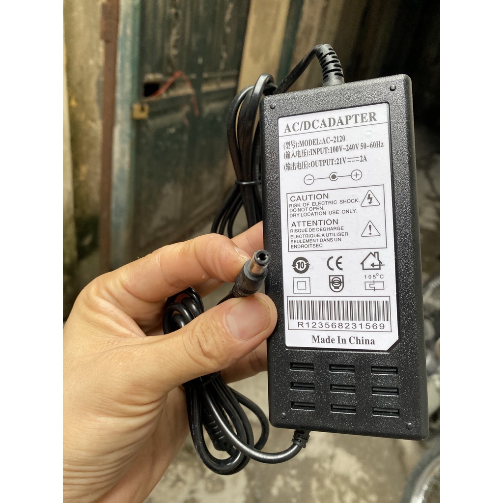 Sạc pin máy khoan cầm tay 21V 2A xịn bảo hành 12 tháng