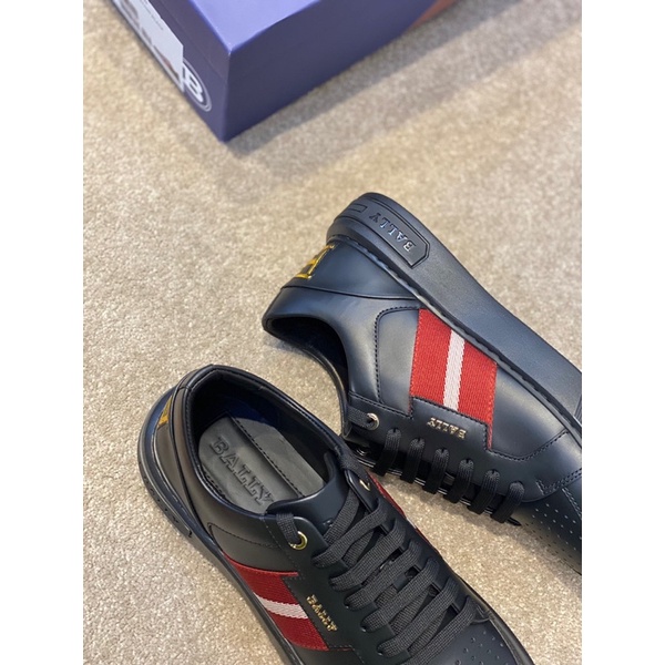 Giày thể thao nam màu đen phối đỏ thương hiệu Bally cao cấp