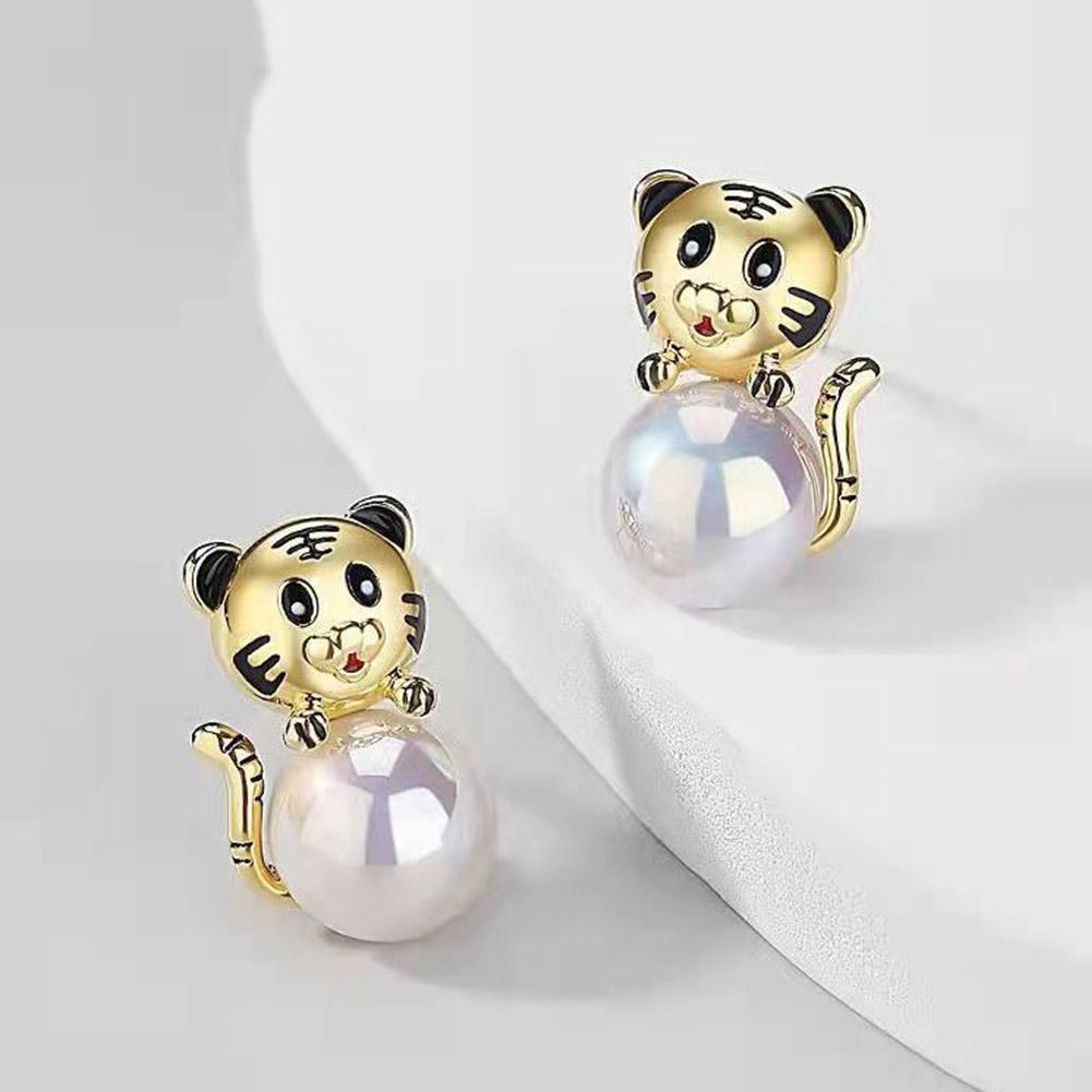 Bông Tai Hình Con Hổ Đính Ngọc Trai Và Đá Zircon P1K1 Dễ Thương