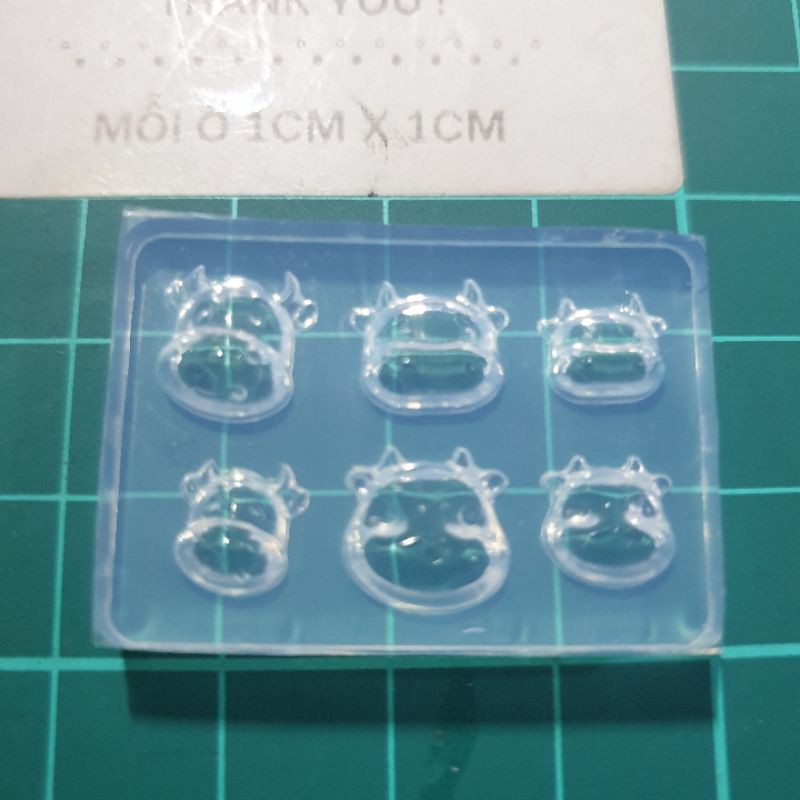 khuôn silicon chú bò nhỏ dễ thương